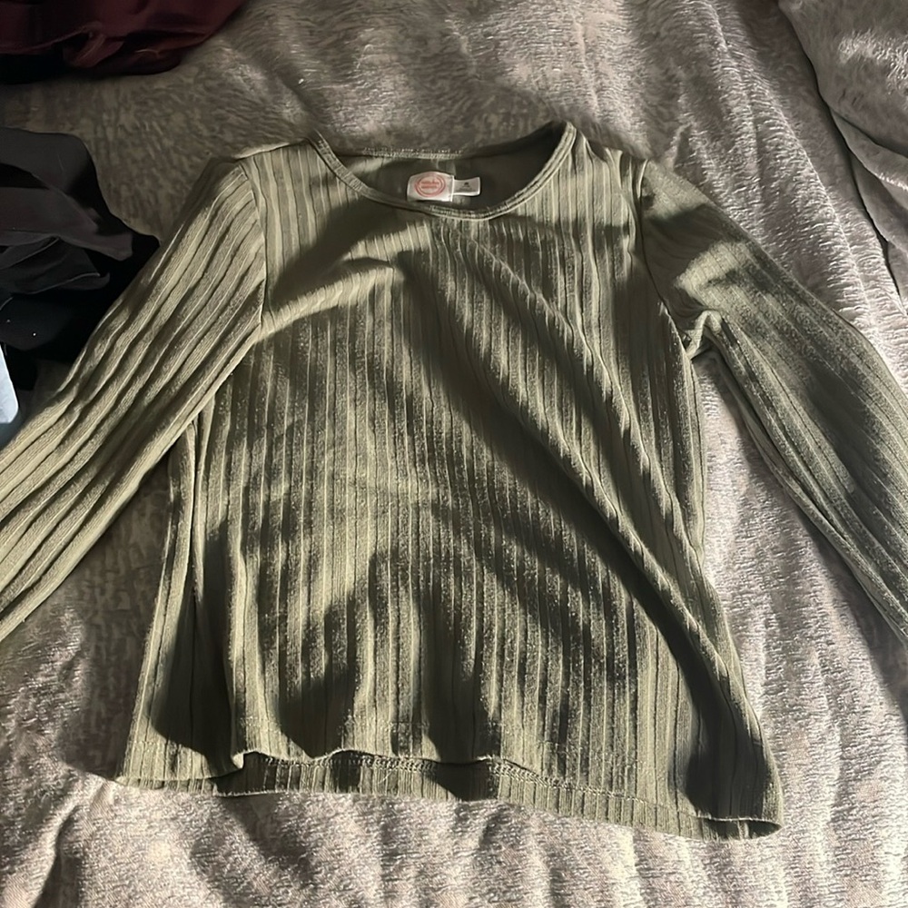 Green long sleeve tee